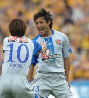前半2分、先制ゴールを決めた仙台FW中島(撮影・下田雄一)