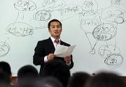 小学生に講義した森島だが、笑われ冷や汗ものの内容となった