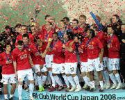 優勝を喜ぶマンチェスターUの選手たち(撮影・宇治久裕)