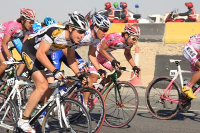 攻撃を開始したクイックステップ(中央)(Photo:Cyclisme Japon/Chiho)
