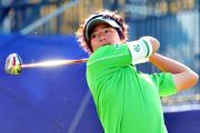 練習ラウンドでティーショットを放つ石川（撮影・下田雄一）