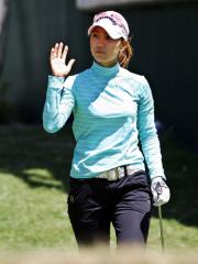 第2ラウンド、通算14オーバーで予選落ちした上田桃子(AP=共同)