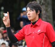 １８番でバーディーを決めた石川遼（撮影・築山幸雄）