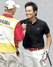 AT&Tクラシックで米男子ツアー初優勝を果たし喜ぶ今田竜二(AP)