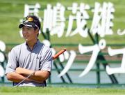 18番ホール、グリーンを見つめる石川遼(撮影・中島郁夫)