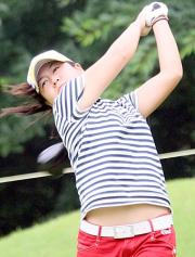 ３アンダーと好スタートを見せた新里菜苗（撮影・宮崎幸一）
