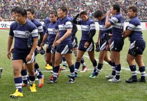 東福岡に敗れガックリと引き揚げる桐蔭学園フィフティーン（撮影・渦原淳）