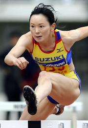 女子100メートル障害で優勝した池田久美子(共同)