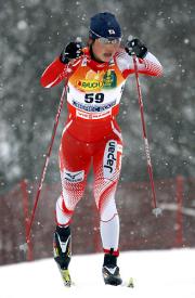 距離女子１０キロ・クラシカルで８位に入った石田（共同）