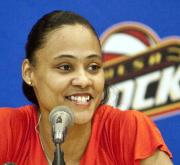 WNBAタルサと契約を交わした元陸上のM・ジョーンズ(AP=共同)
