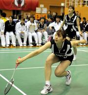 森かおりとペアを組み試合に出場した潮田玲子(撮影・水谷安孝)