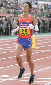 日本人トップの2位でゴールの入船(撮影・藤尾明華)