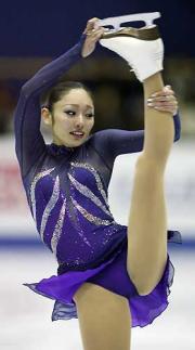 美しいスピンで銀盤を舞う安藤美姫（撮影・ たえ見朱実）