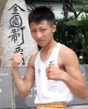 全国制覇の石碑を前に優勝を誓う相模原青陵の井上(撮影・豊本亘)