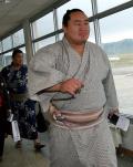 朝青龍成田で入国せずモンゴルとんぼ返り - 大相撲ニュース