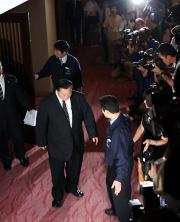報道陣を前にした北の湖前理事長(撮影・神戸崇利)