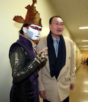 ゲスト解説を務めた輪島氏（右）とデーモン小暮閣下（撮影・蔦林史峰）