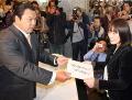九重親方握手会に100人突破の大行列 - 大相撲ニュース