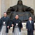大統領熱烈歓迎、現地女性は魁皇を歓迎