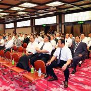 年寄会には大嶽親方(前列右から2人目)も出席した(撮影・鈴木豊)