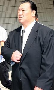 力士会へ出席するため国技館を訪れた北の湖理事長