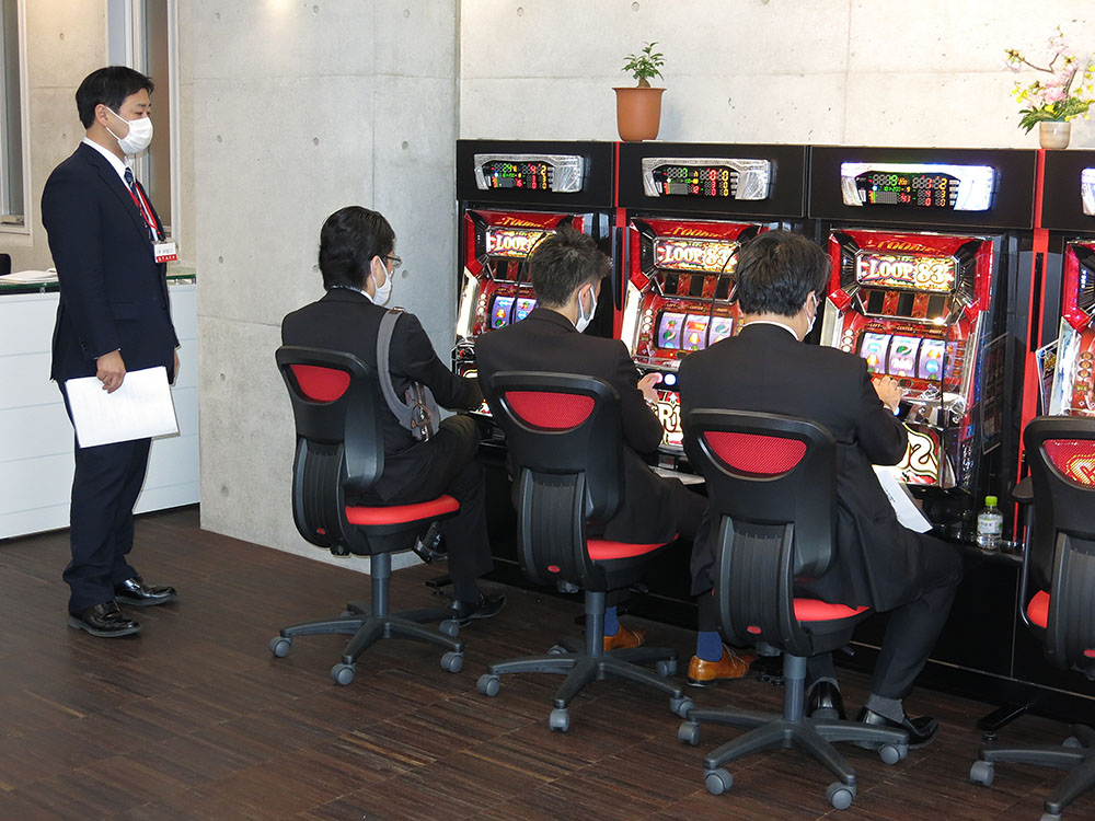 パチスロ新機種「シリウス」の発売に伴い、内覧会を開催