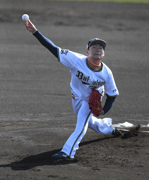 白組で先発したオリックス山本は2回4奪三振と圧巻の投球を見せた(撮影・渦原淳)