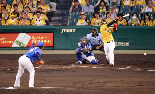 阪神対DeNA　4回裏阪神無死、大山は三ゴロに倒れる。投手浜口（撮影・加藤哉）