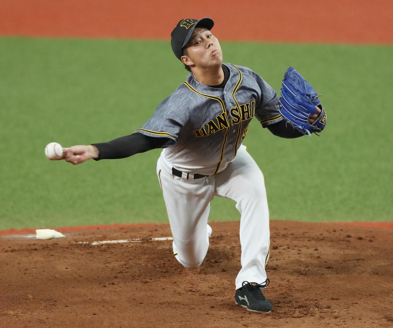 オリックス対阪神　阪神先発の青柳（撮影・前田充）
