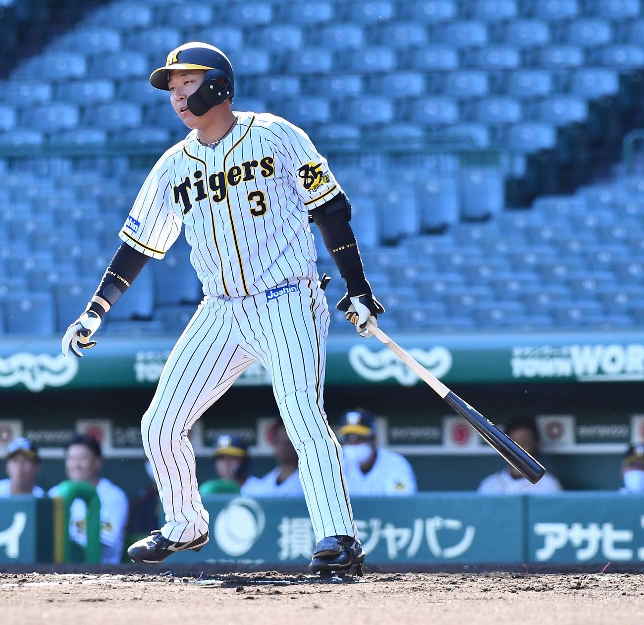 阪神対ソフトバンク　6回裏阪神1死三塁、三振に倒れる大山悠輔（撮影・上田博志）