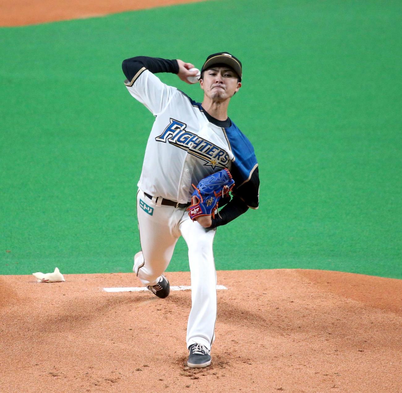 日本ハム対ソフトバンク　日本ハム先発の上沢（撮影・黒川智章）
