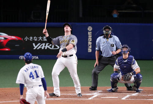 中日対阪神　2回表阪神無死、ボーアは中飛に倒れる（撮影・加藤哉）