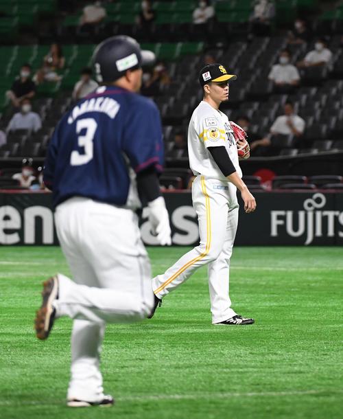 ソフトバンク対西武　3回表西武1死一塁、先発の千賀は山川に2点本塁打を浴びる（撮影・今浪浩三）