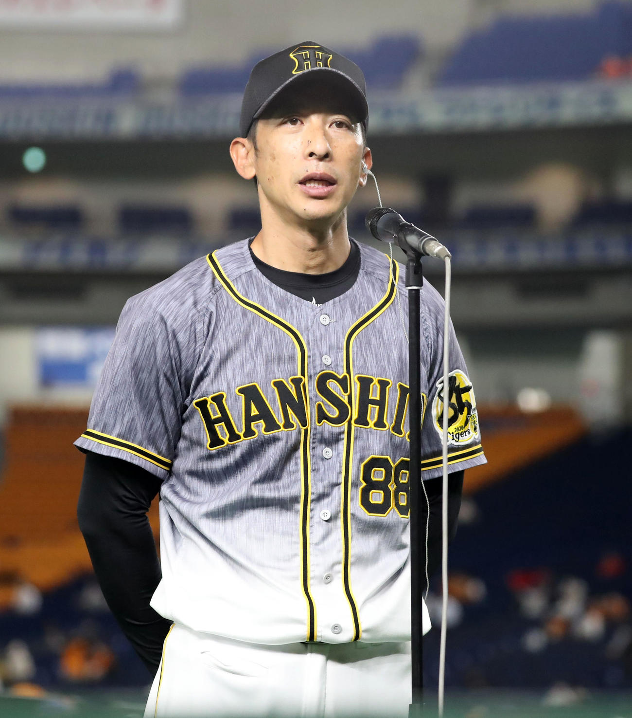 巨人対阪神　巨人に勝利しインタビューを受ける阪神矢野監督（撮影・加藤哉）