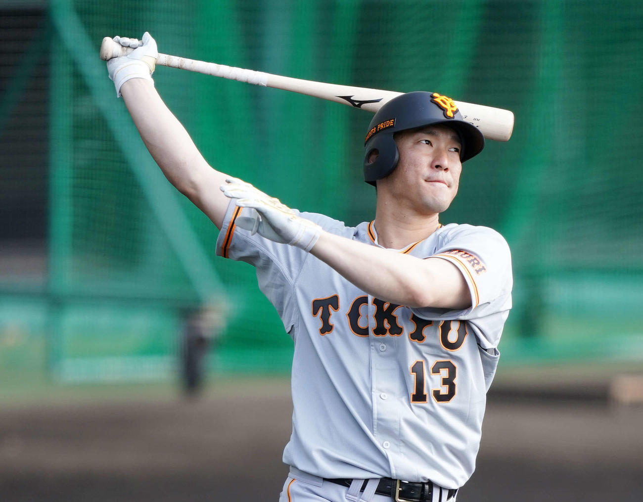 ロングティー打撃を行う巨人梶谷（撮影・江口和貴）