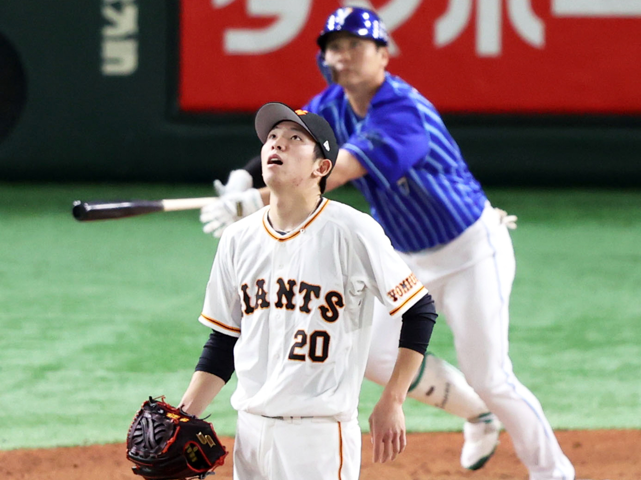 7回表DeNA無死、佐野にソロ本塁打を浴びる戸郷（撮影・狩俣裕三）