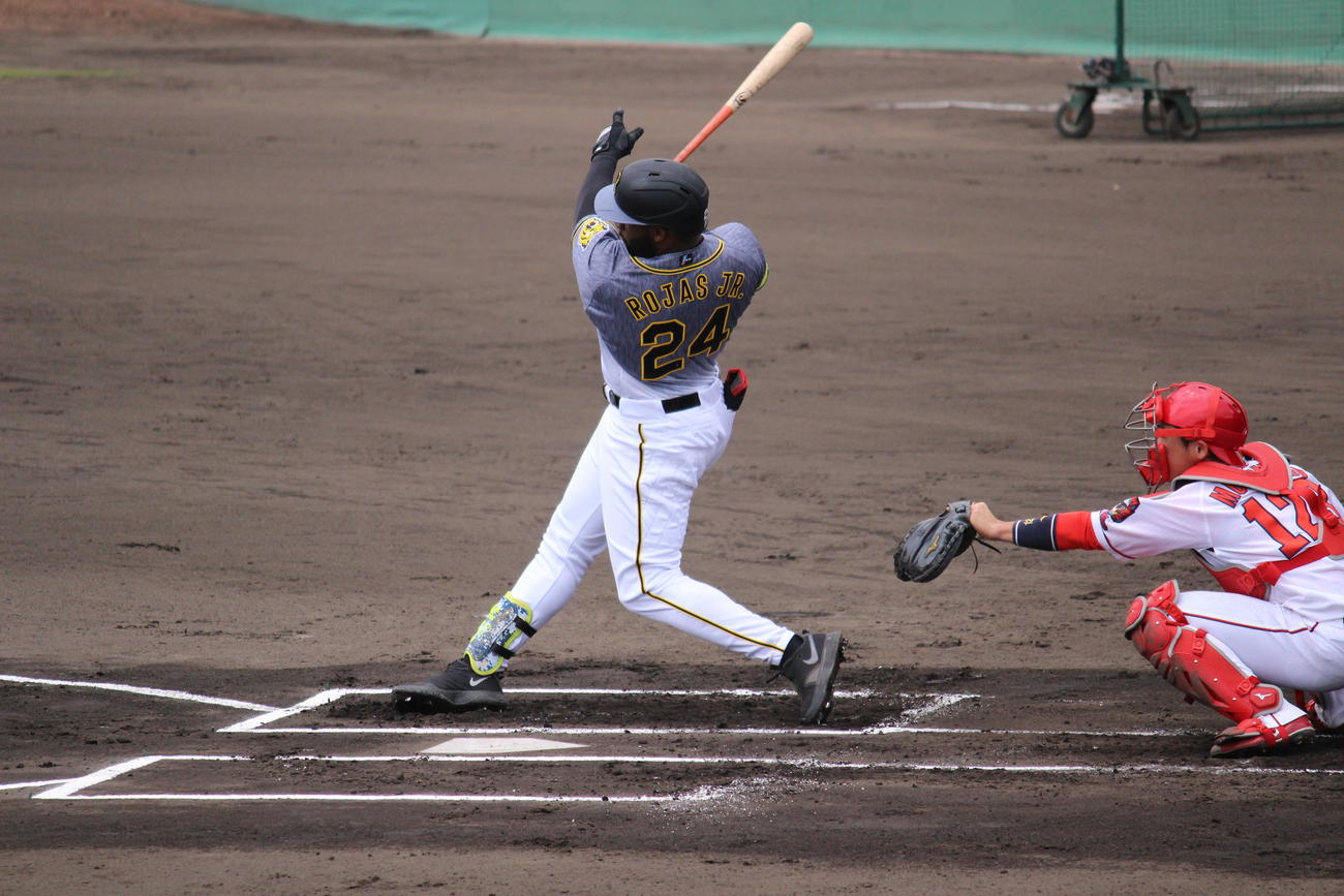 阪神ロハス（5月1日撮影）