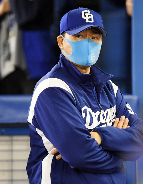 中日与田剛監督（2021年5月18日撮影）