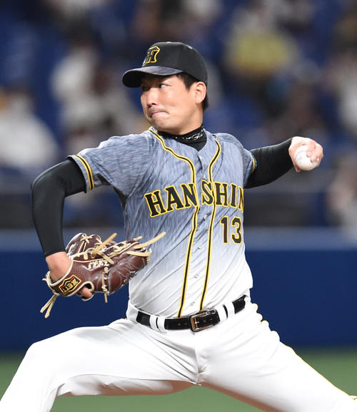 中日対阪神　8回裏、阪神2番手で登板する岩崎（撮影・森本幸一）