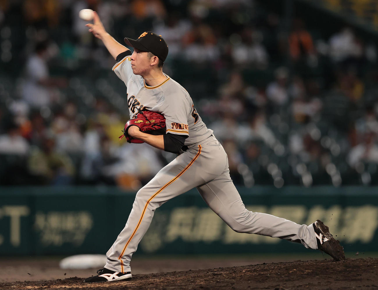 阪神対巨人　先発し力投する巨人戸郷（撮影・前田充）