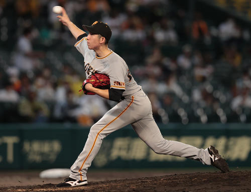 阪神対巨人　先発し力投する巨人戸郷（撮影・前田充）