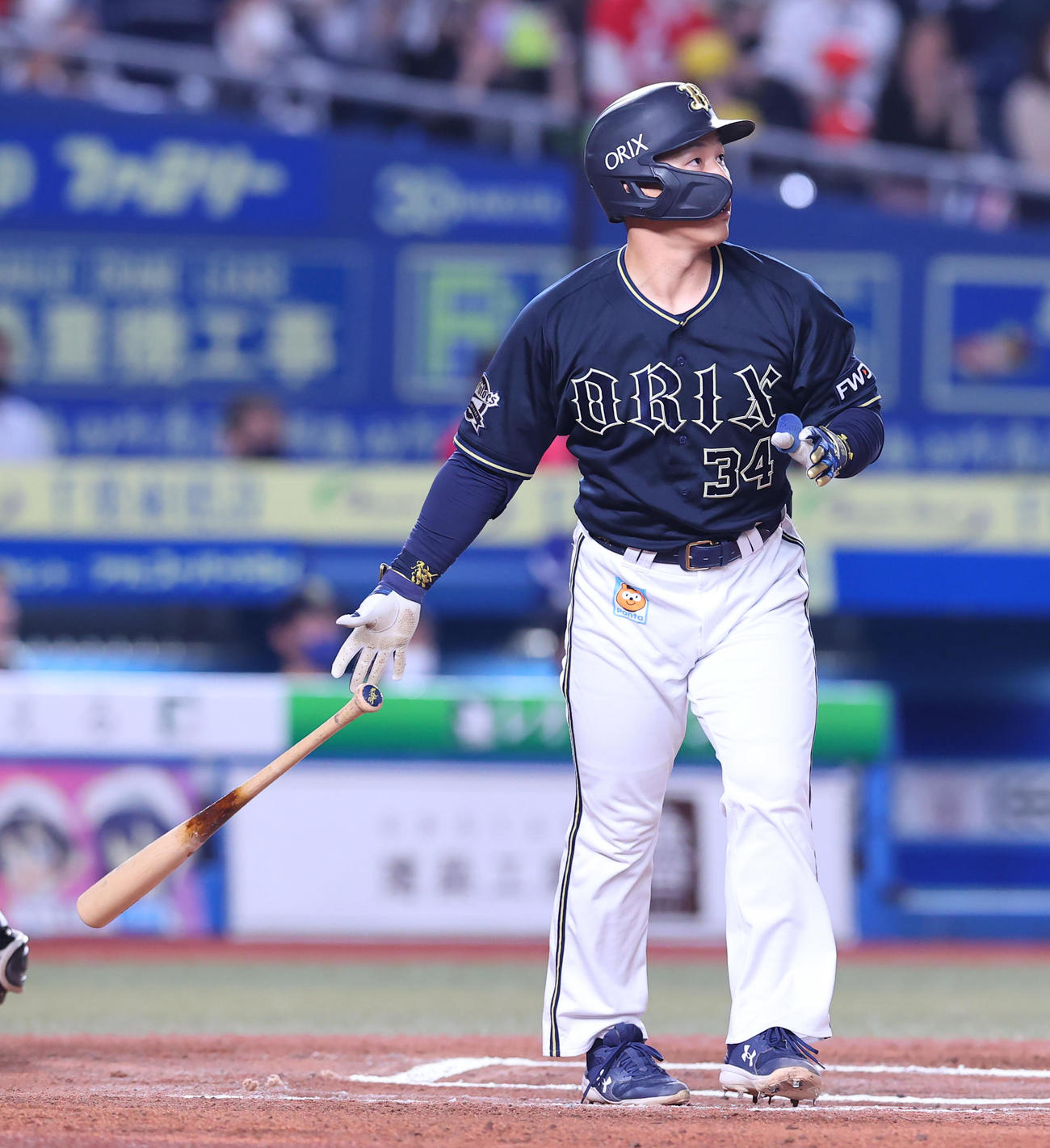 ロッテ対オリックス　6回表オリックス無死、右越えソロ本塁打を放つ吉田正（撮影・垰建太）