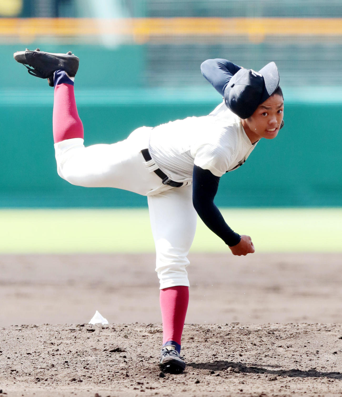 2018年8月13日　沖学園対大阪桐蔭　沖学園戦に先発し、力投する根尾