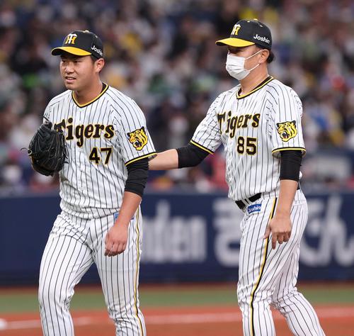 阪神対ヤクルト　桐敷（左）は6回途中3失点で降板する（撮影・上田博志）