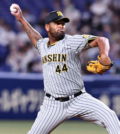 中日対阪神　6回裏を無失点に抑えたアルカンタラ（撮影・加藤哉）