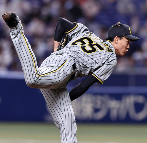 中日対阪神　8回裏、阪神5番手で登板する湯浅（撮影・加藤哉）
