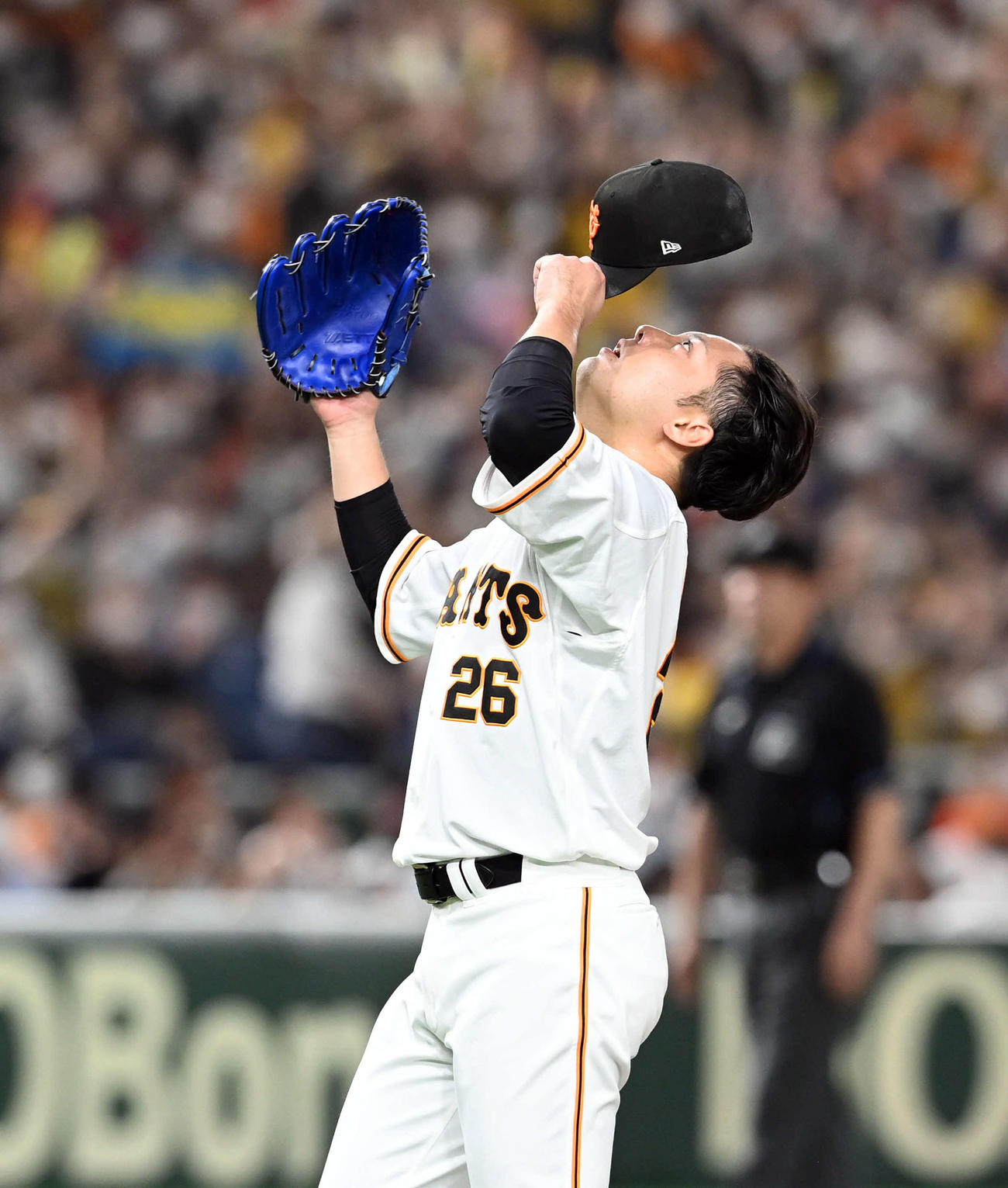巨人対阪神　7回表阪神2死満塁、近本に勝ち越し押し出し四球を与えた今村（撮影・たえ見朱実）