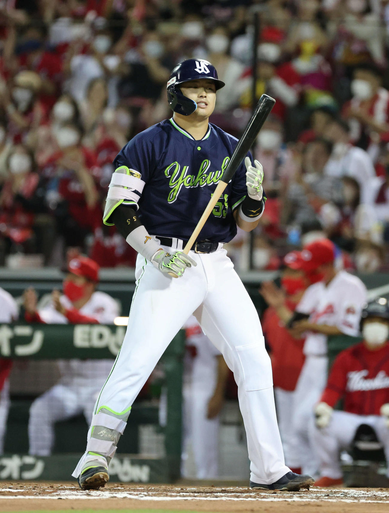 広島対ヤクルト　6回表ヤクルト1死満塁、三振に倒れる村上（撮影・加藤孝規）