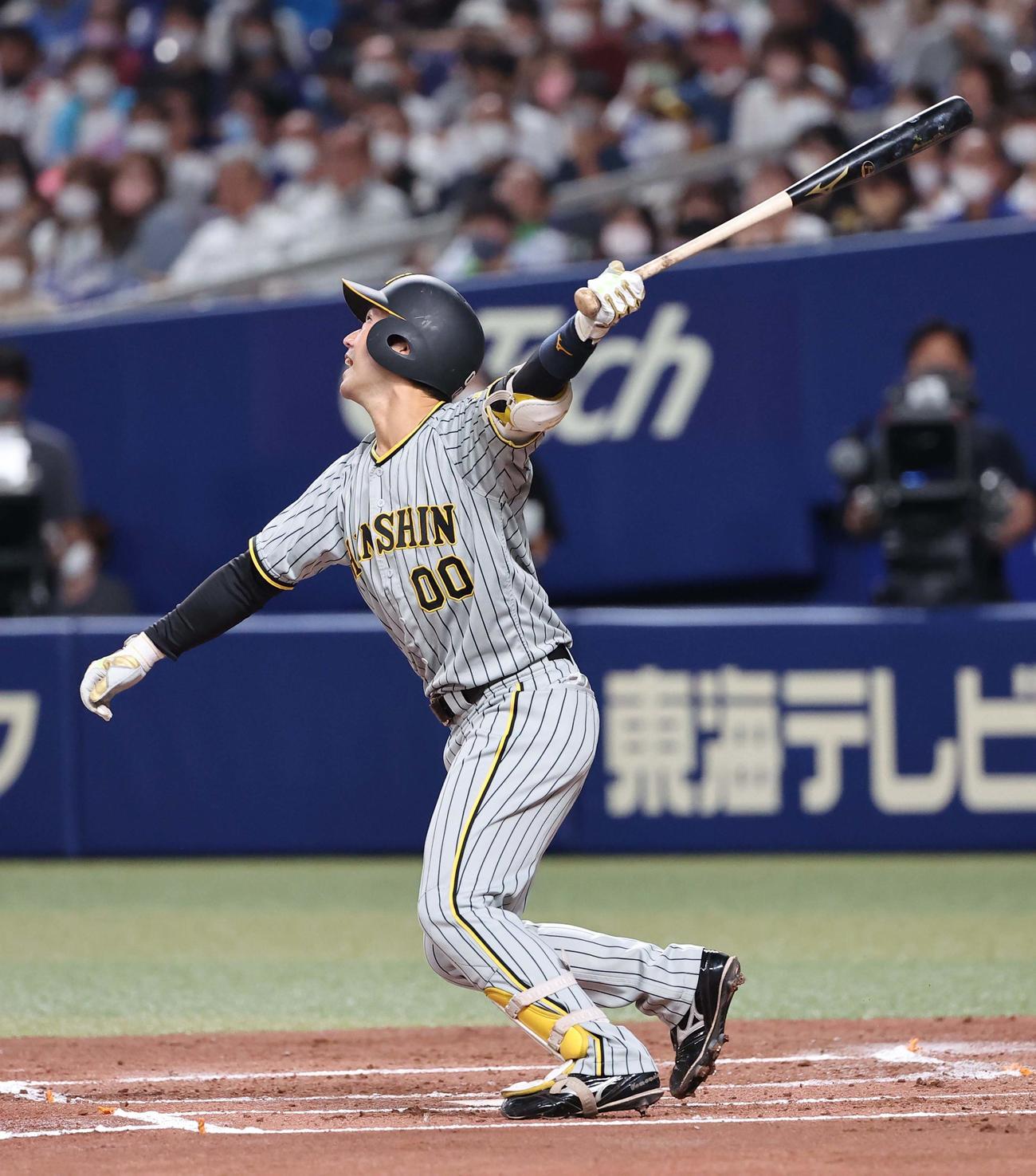 中日対阪神　2回表阪神2死三塁、山本は二飛に倒れる（撮影・上田博志）