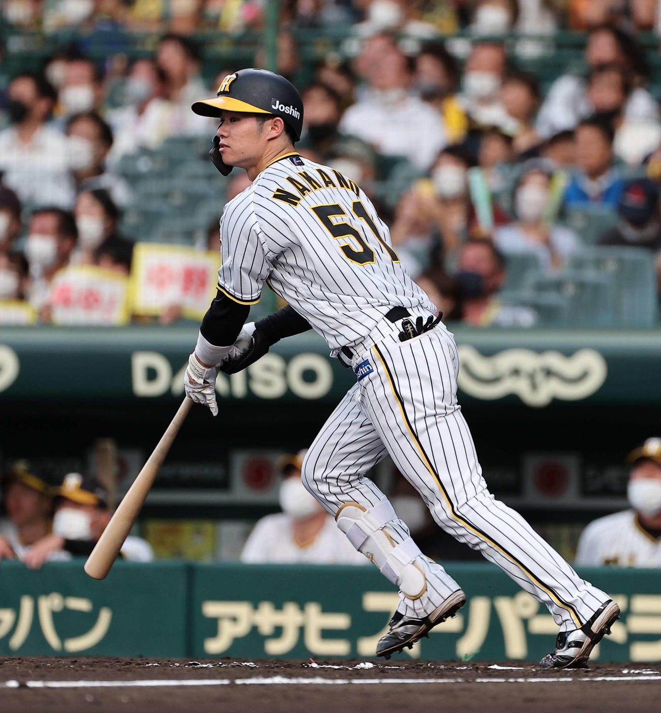 阪神対ヤクルト　2回裏阪神1死二塁、中野は左飛に倒れる（撮影・上田博志）
